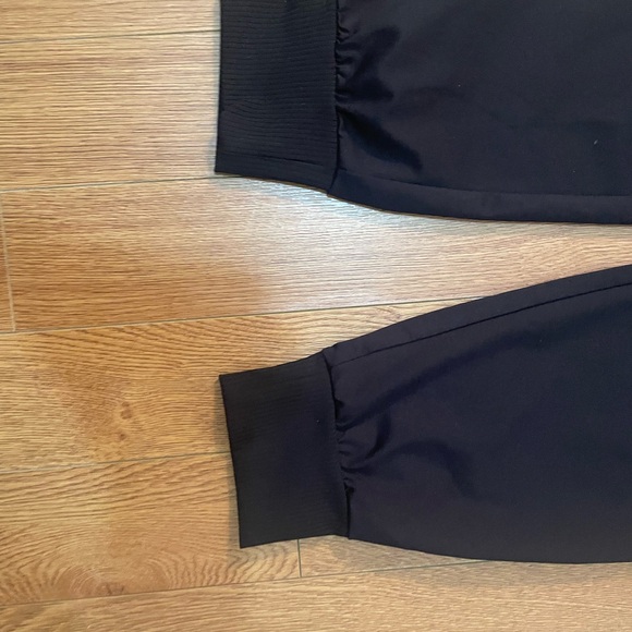 Athleta Black Sweatpants with Elastic Cuffs and Relaxed Fit - Picture 3 of 4